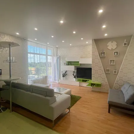 Quiet 1br In Serene Neighborhood Апартаменты Рига